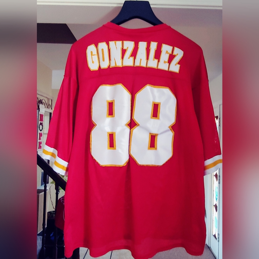 Vintage Kansas City Chiefs Jersey. Tony Gonzalez SizeSize-Large plus